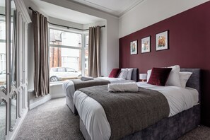 2 chambres, fer et planche à repasser, Wi-Fi gratuit, draps fournis