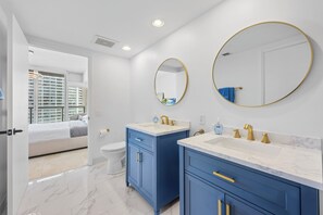 Appartamento, 1 camera da letto, balcone, vista città | Bagno
