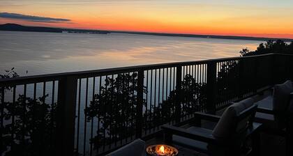 Kentucky Lakefront: 6-Star Sunset Views & Private Decks 4 BR, Kayaks Boat Access