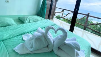 Kamar Double Deluks, pemandangan pantai | Meja kerja, ruang kerja ramah laptop, dan Wi-Fi gratis