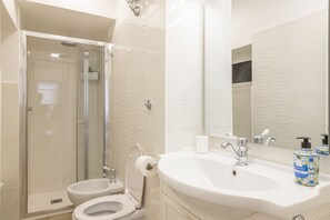 Shower, hair dryer, towels, soap - Banchi Prestige - Castel Sant'Angelo (Roma)