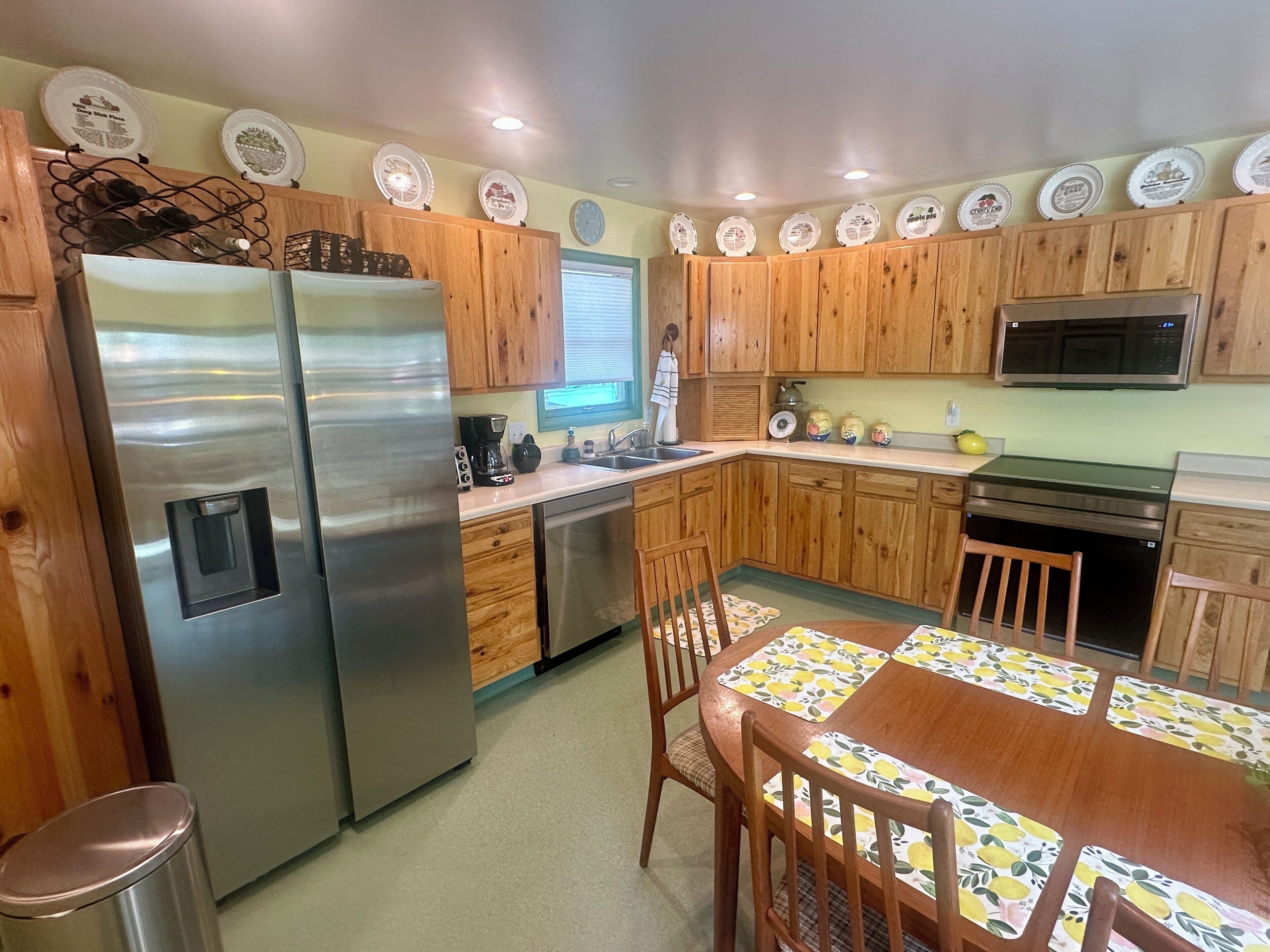 冰箱、微波炉、烤箱、炉灶