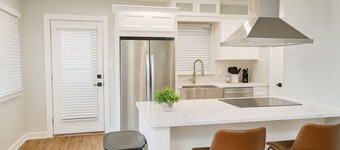 Modern Atlanta Getaway - Minutes to Downtown