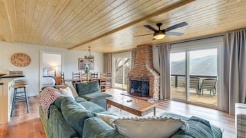 Smart TV, fireplace, DVD player, books