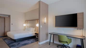 Executive Suite, 1 King Bed with Sofa bed, Non Smoking | Living area