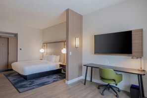 Executive Suite, 1 King Bed with Sofa bed, Non Smoking | Living area