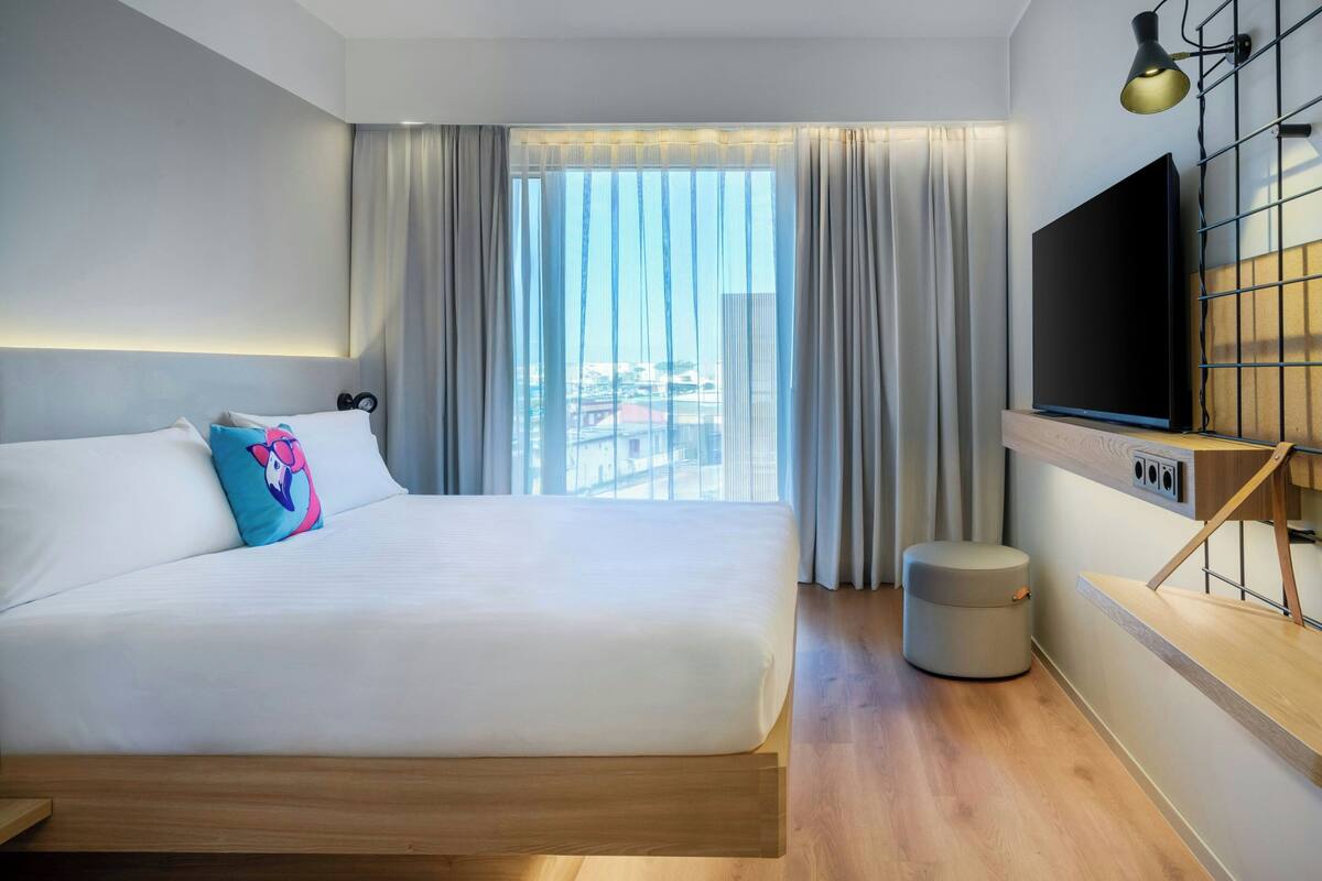 Lakens van Egyptisch katoen, luxe beddengoed, een kluis op de kamer