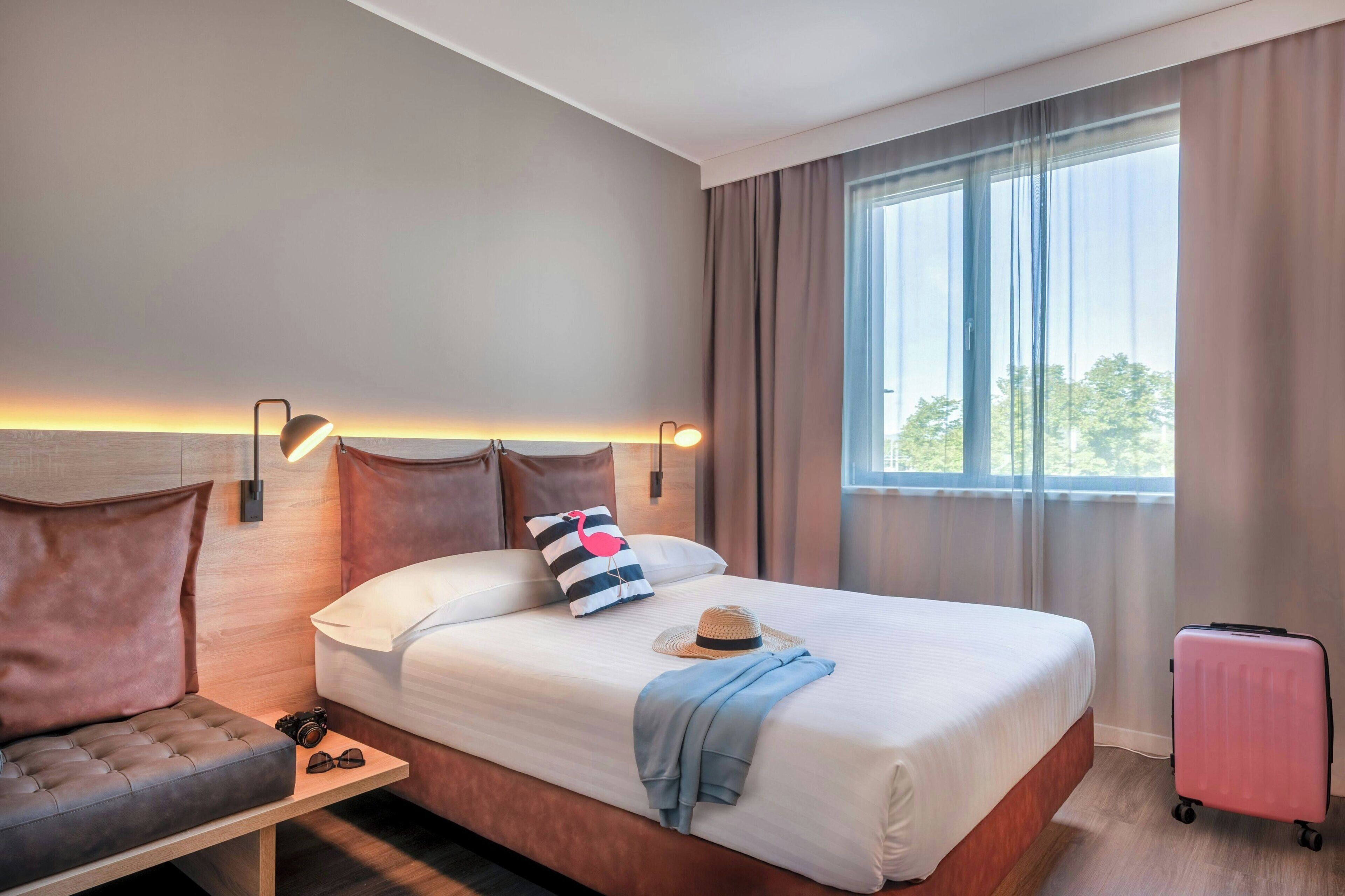 Egyptian cotton sheets, premium bedding, down comforters, in-room safe