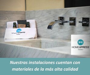 Deluxe Double Room | Bathroom | Shower, soap, shampoo, toilet paper