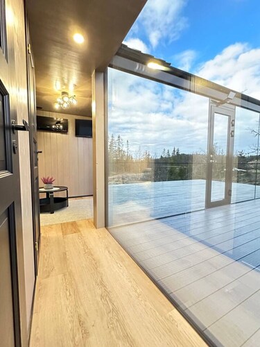 Fela Mirror Cabin – Scenic Glass Retreat at 1000 Meters in Valdres