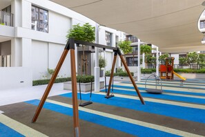 Apartment | 3 bedrooms - Creekside Elegance w Canal Vws at Creek Beach (Dubai)