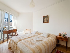 2 bedrooms