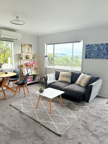 Cloud Catcher - Blooming Retreat with Scenic Views