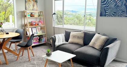 Cloud Catcher - Blooming Retreat with Scenic Views