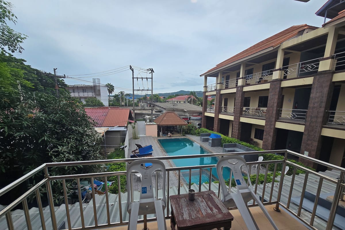 Habitación doble estándar, vista a la ciudad | Terraza o patio