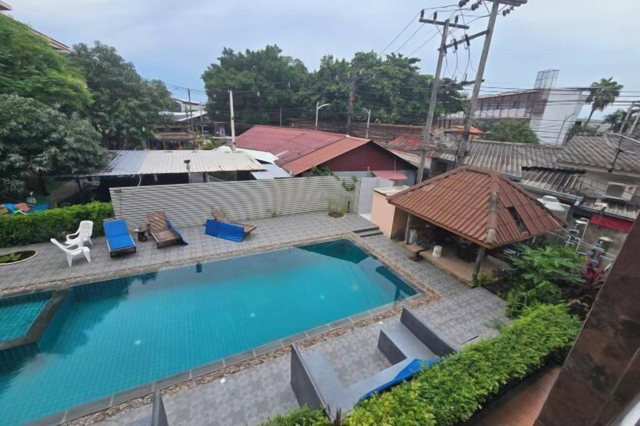 Pool | Outdoor pool, free cabanas, sun loungers