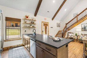 Interior - Private Hot Tub Cabin Near Table Rock with Free Tickets & Indoor/Outdoor Community Pools (Hollister)