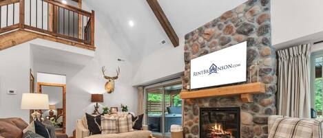 Smart TV, fireplace