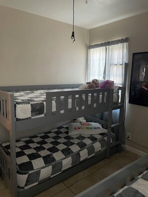 2 bedrooms, iron/ironing board, WiFi, bed sheets