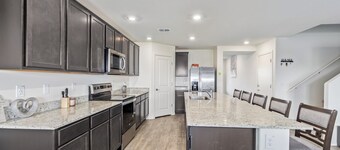4-bedroom house in marvelous Buckeye with WiFi, AC. Enjoy your stay