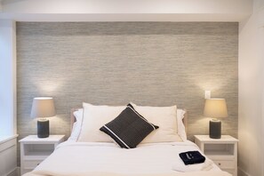 Fer et planche à repasser, Wi-Fi gratuit, draps fournis