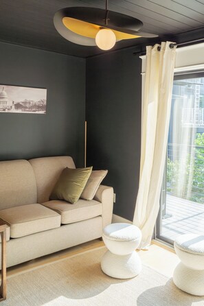 Smart TV - NEW! LUX 4BR + [Rooftop, Parking, Metro] (Washington)