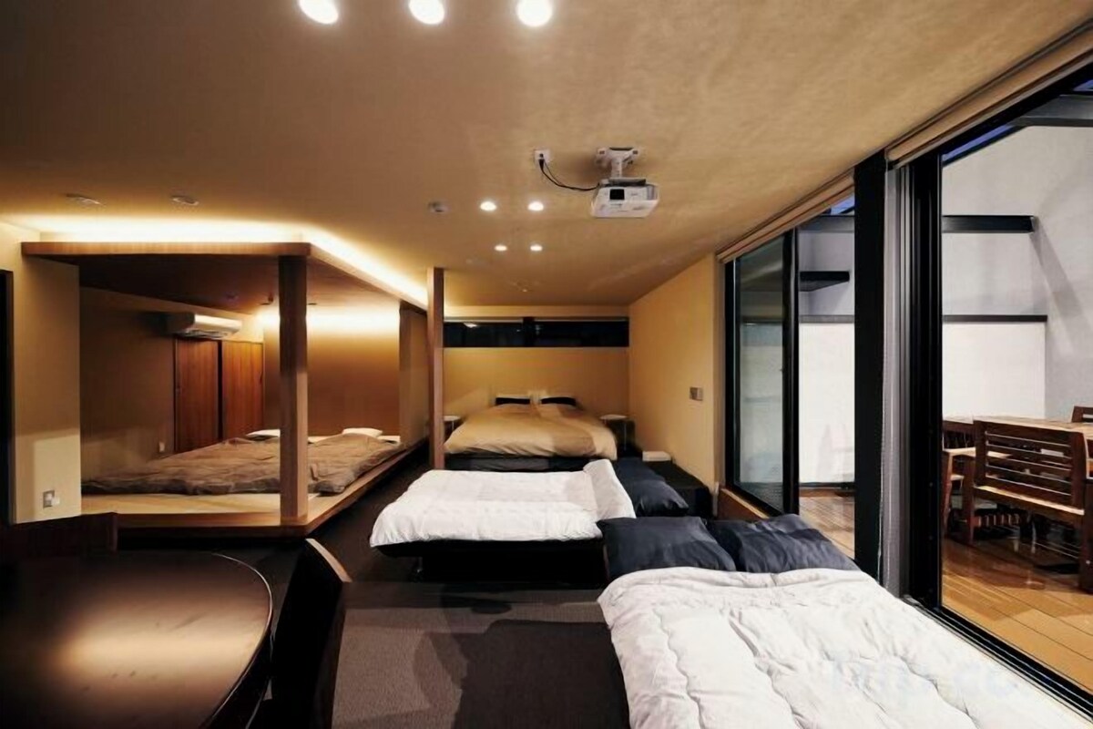 2F TERRACE SUITE