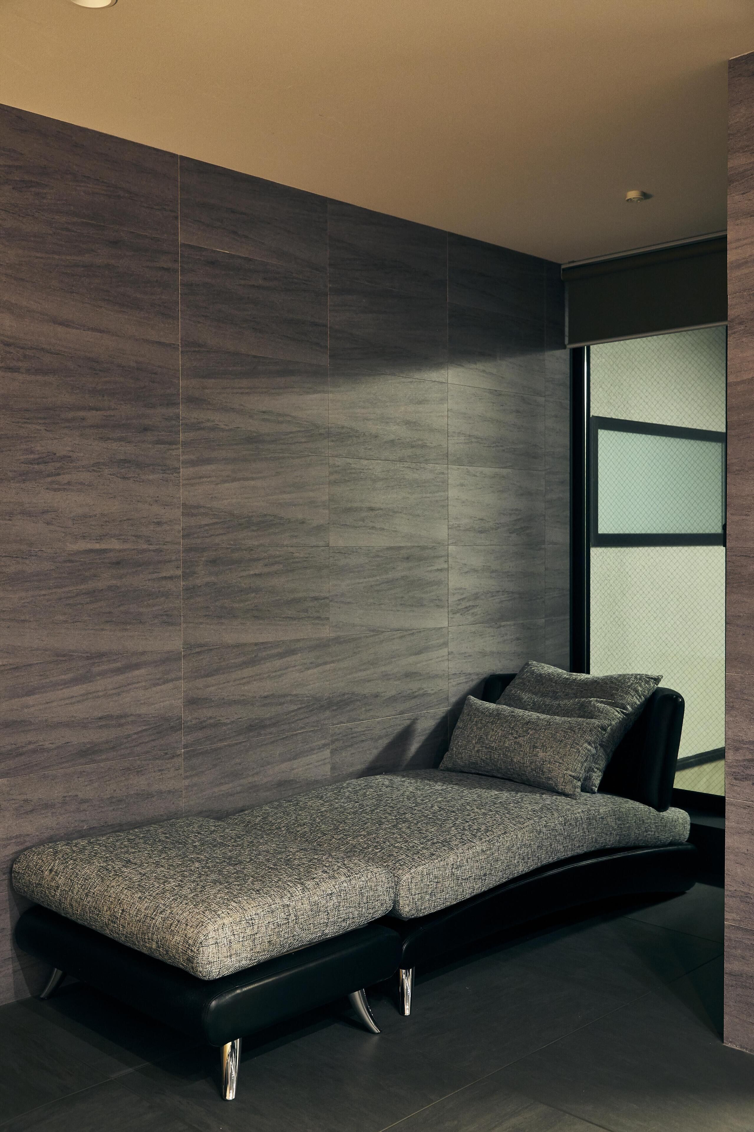 Individually decorated, individually furnished, desk, free WiFi