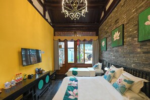 Comfort Triple Room