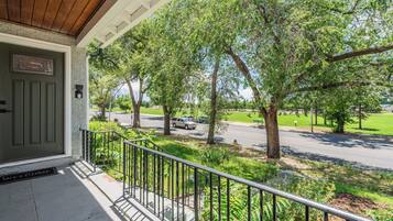 Pemandangan dari properti