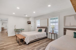 1 bedroom, desk, WiFi, bed sheets