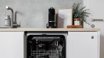 Kühlschrank, Ofen, Herdplatte, Geschirrspüler