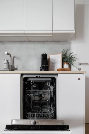 Refrigerador, horno, placa de cocina, lavavajillas