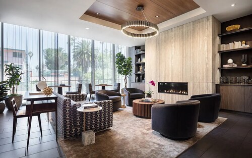 Unrivaled Luxury: Hollywood Terrace 2BD Penthouse with Panoramic Views!