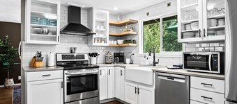 Boutique UO Stay • Epic Game Room • Walk to Autzen