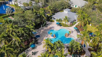 Lämmitetty uima-allas