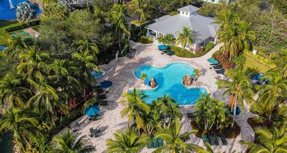 Family-friendly lakefront condo w/heated pool, hot tub, gym