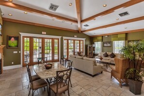 Interior - Family-friendly lakefront condo w/heated pool, hot tub, gym (Naples)