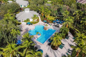 A heated pool - Family-friendly lakefront condo w/heated pool, hot tub, gym (Naples)