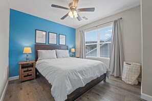 4 slaapkamers, een strijkplank/strijkijzer, reisbedje, wifi