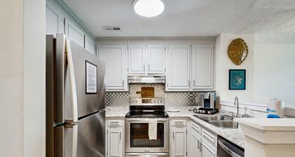 Charming Coastal Condo, with Shared Pool, Fitness Center & Dock