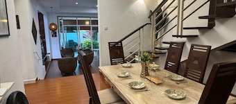 25 Guest Batu Ferringhi Miami Villa Bali style