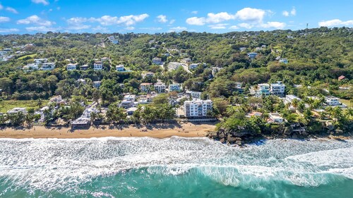 Sandy Beach Studio • Private Terrace & Parking • Walk to Surf