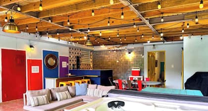 Rainforest View 4 bed 3 bath Hot Tub - Generator