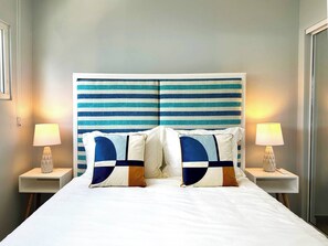 5 bedrooms, iron/ironing board, bed sheets