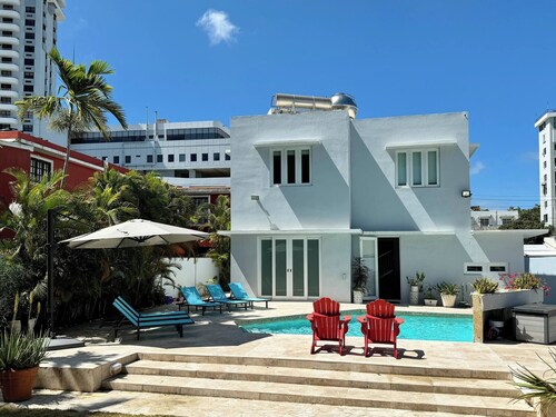 Condado Laguna Villa w/Pool 5 Bd 3 Ba - Generator
