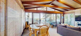 Peaceful Waterfront Living in Gig Harbor – Coastal Comfort & Charm