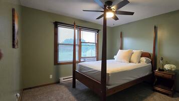 3 bedrooms, iron/ironing board, bed sheets