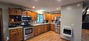 Fridge, microwave, oven, stovetop - STILL at 4470 (Shelby)