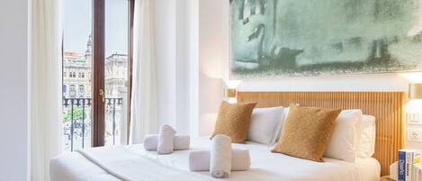 2 bedrooms, iron/ironing board, travel cot, WiFi